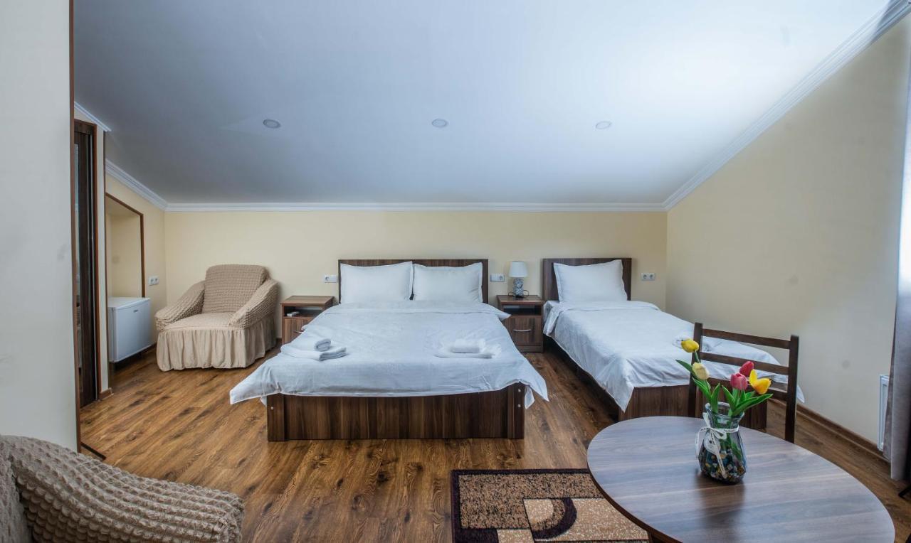 Hotel Telav Holl Telavi Esterno foto