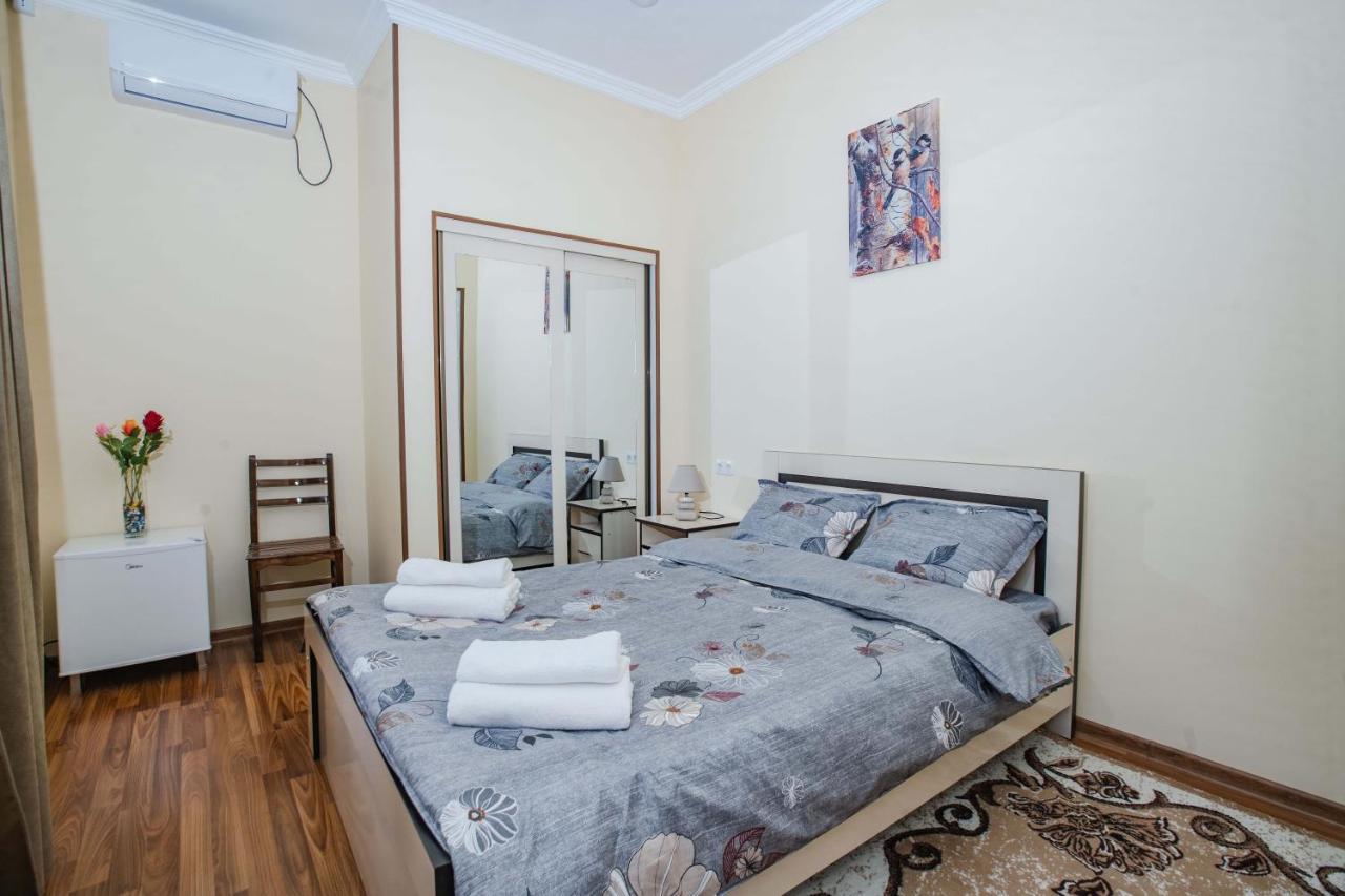 Hotel Telav Holl Telavi Esterno foto