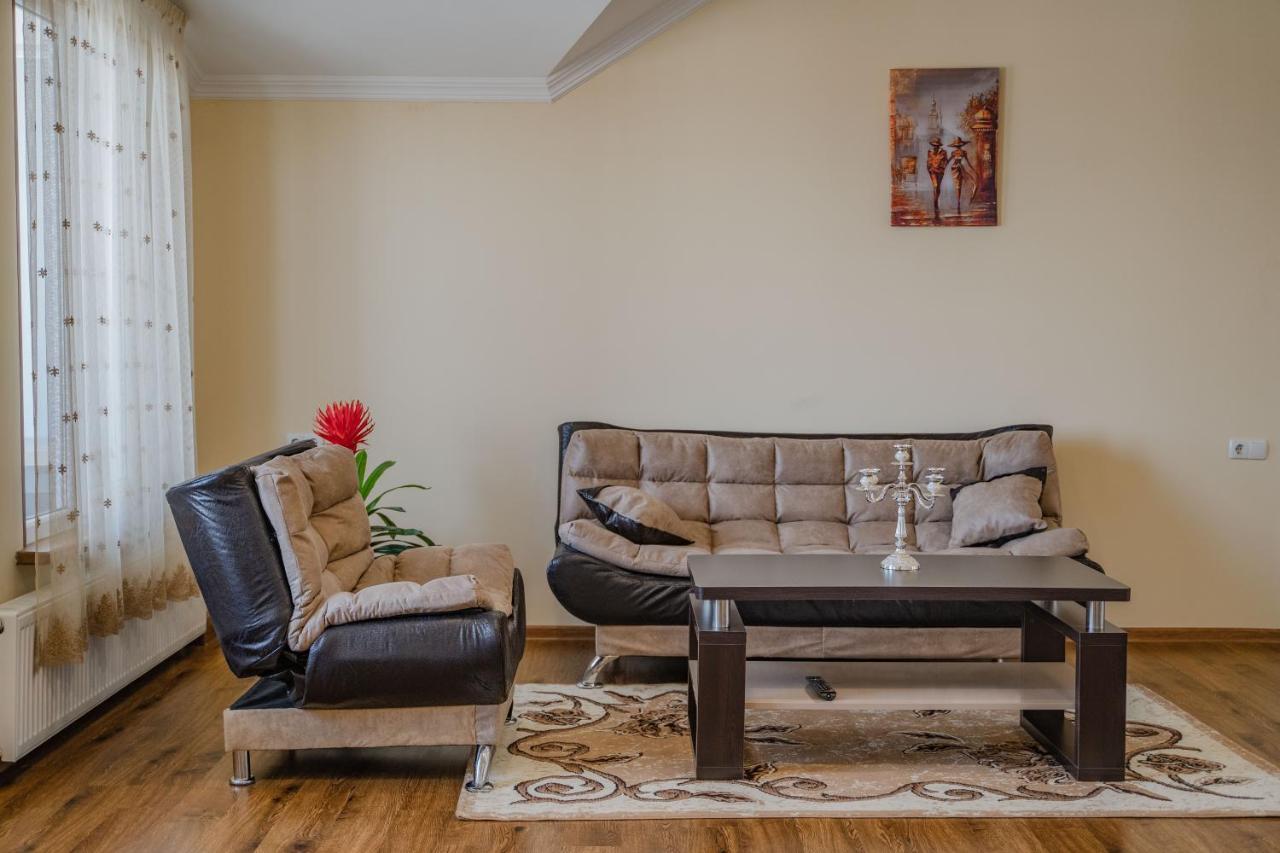 Hotel Telav Holl Telavi Esterno foto