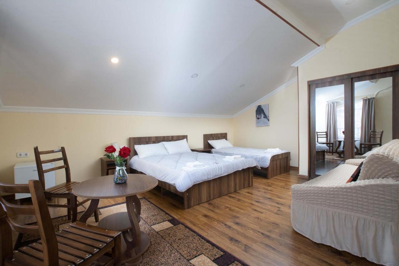 Hotel Telav Holl Telavi Esterno foto