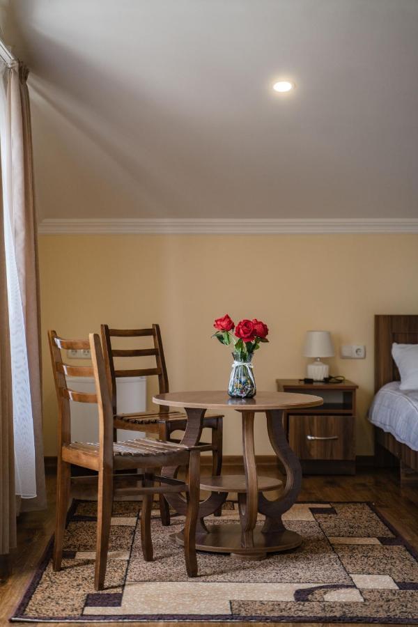 Hotel Telav Holl Telavi Esterno foto