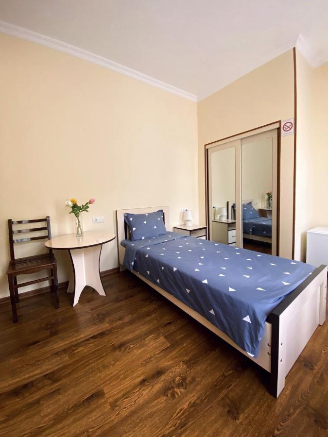 Hotel Telav Holl Telavi Esterno foto