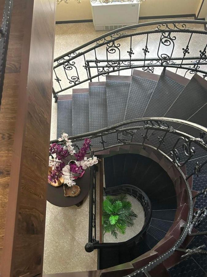 Hotel Telav Holl Telavi Esterno foto