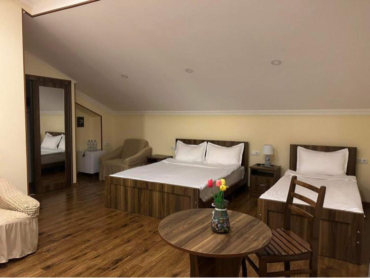 Hotel Telav Holl Telavi Esterno foto